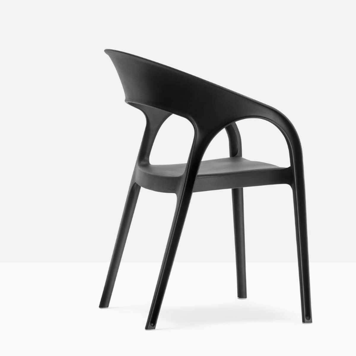 Gossip armchair 1