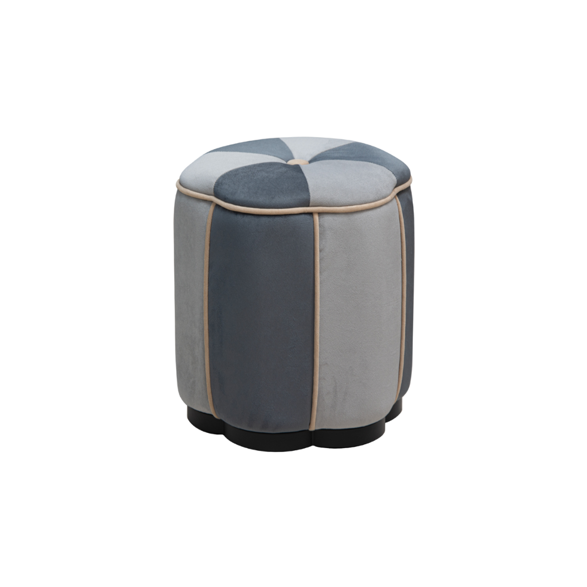 Lotus pouf 1
