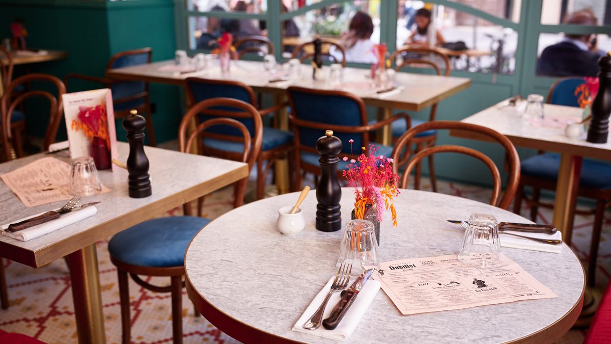 Restaurant Tables. Restaurant Furniture