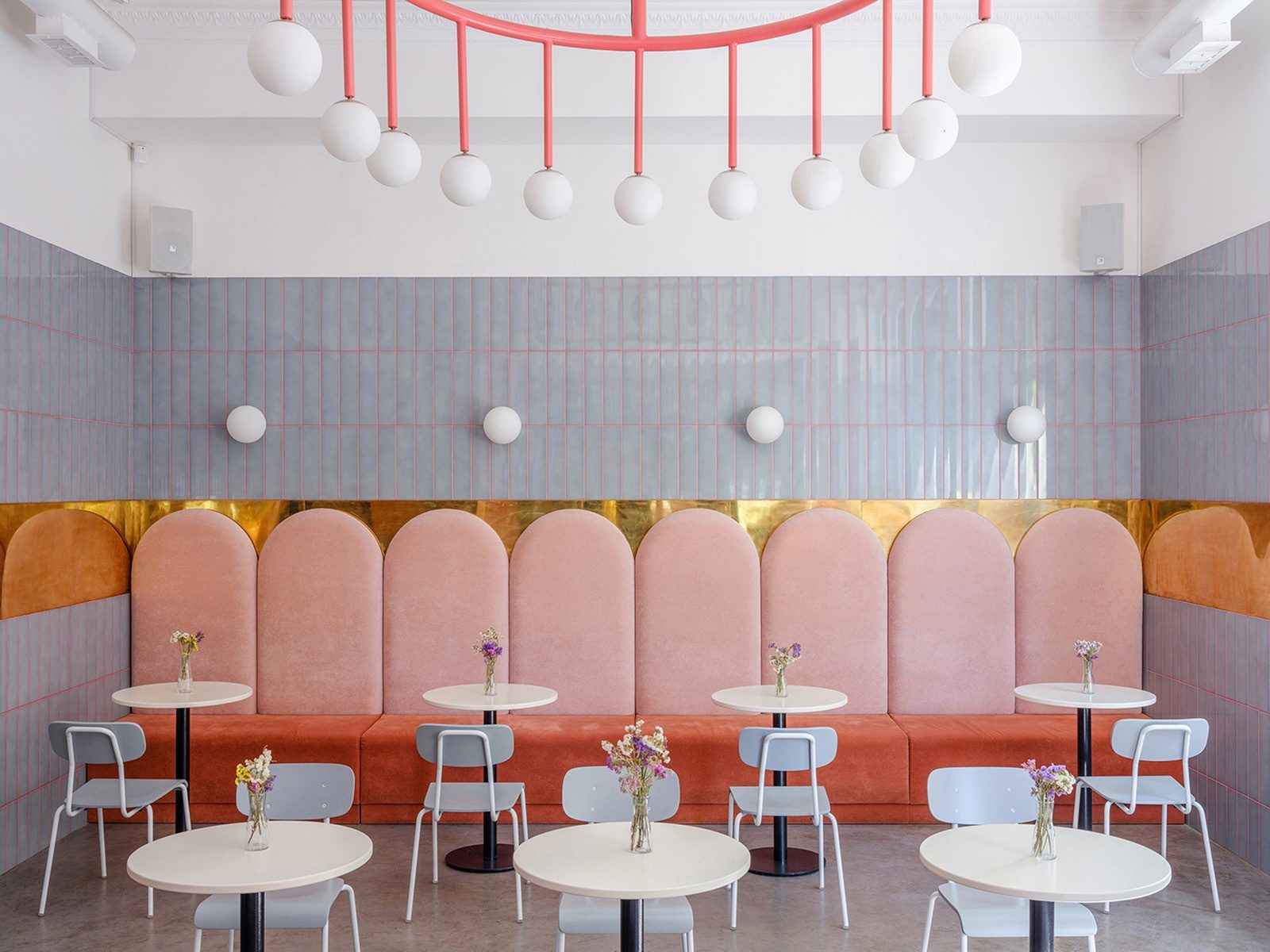 Finger-Flute-Seating-Lera-Brumina-and-Artem-Trigubchak-for-Breadway-Bakery-Odessa-090813.jpg#asset:195685 Finger-Flute-Seating-Lera-Brumina-and-Artem-Trigubchak-for-Breadway-Bakery-Odessa-090813.jpg#asset:195685