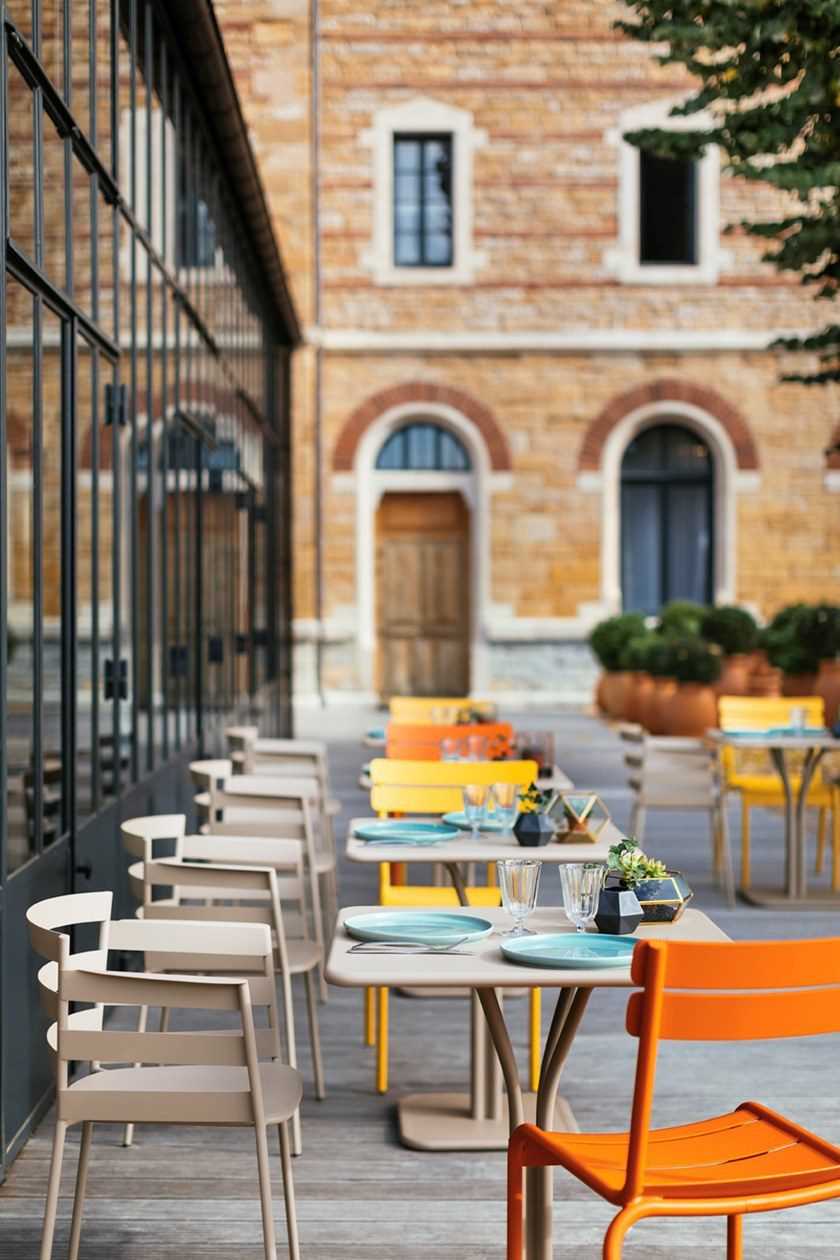 Rythmic chairs and Luxembourg chairs Museuum Cafe Rythmic chairs and Luxembourg chairs Museuum Cafe